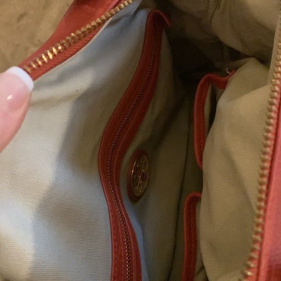 Authentic Tory Burch handbag. Excellent condition! - Picture 5 of 9